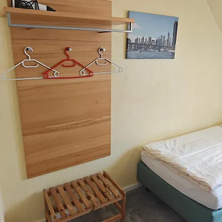 בית הארחה Flora 2*