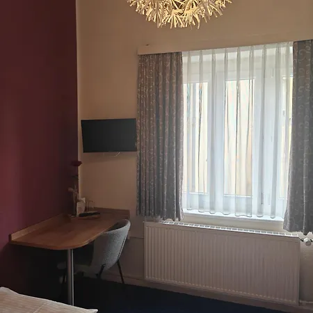 בית הארחה Flora 2*