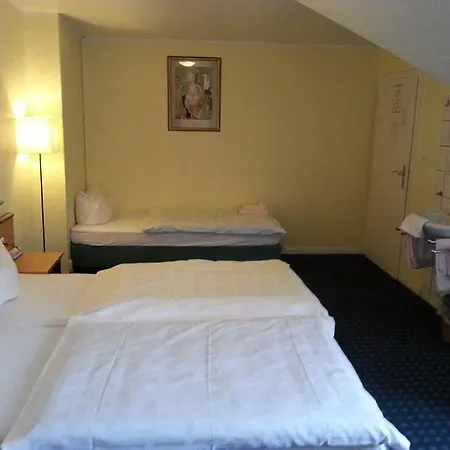 Flora בית הארחה